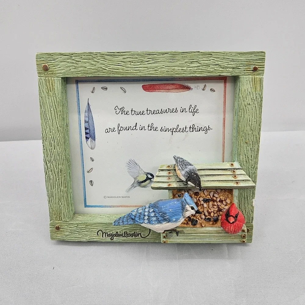 Marjolein Bastin Birds & Feeder 3D Resin Picture Green Frame  Rustic